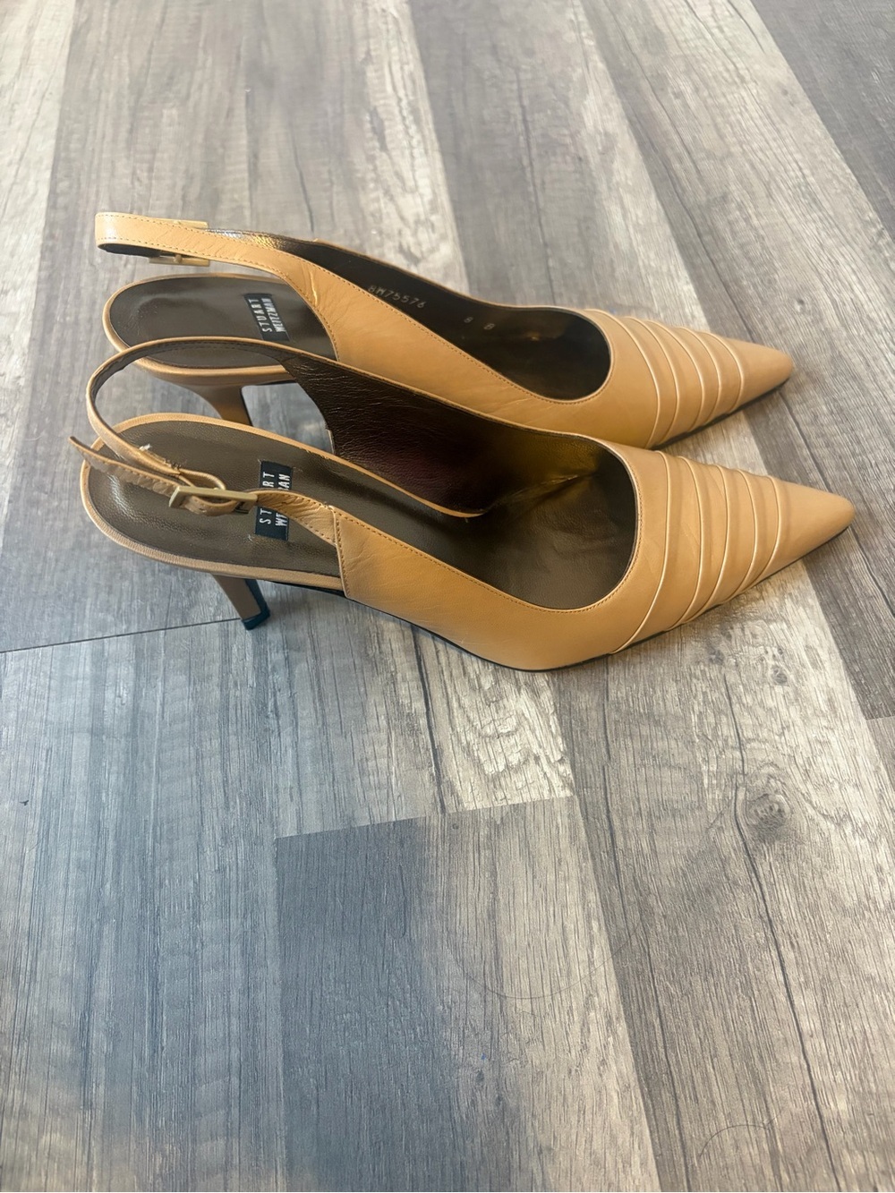 Vintage Stuart weitzman Slingback
Pumps